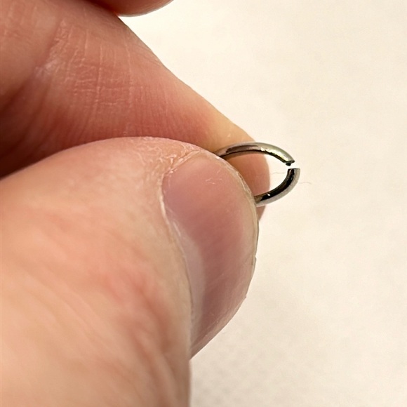 P and M Paris- Vintage Costume Jewelry Pendant - Picture 6 of 10